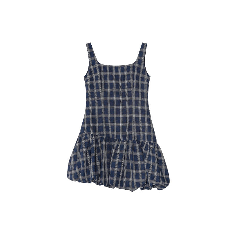Age reduction and thin waist plaid suspender dress