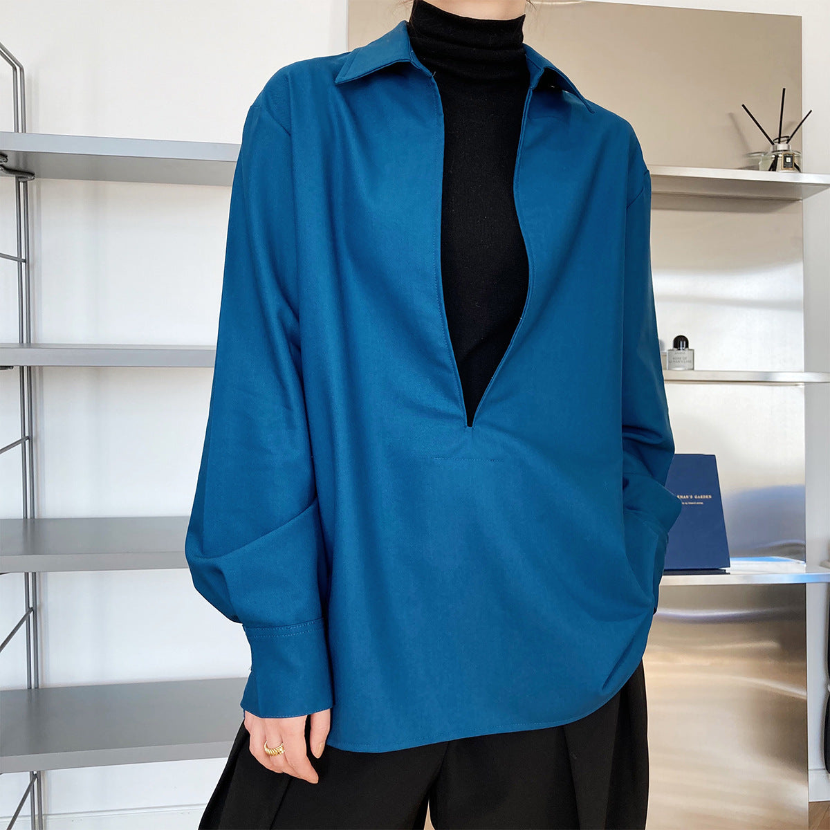 Autumn new design sense light ripe long-sleeved V-neck shirt women's fashion overlay top 677