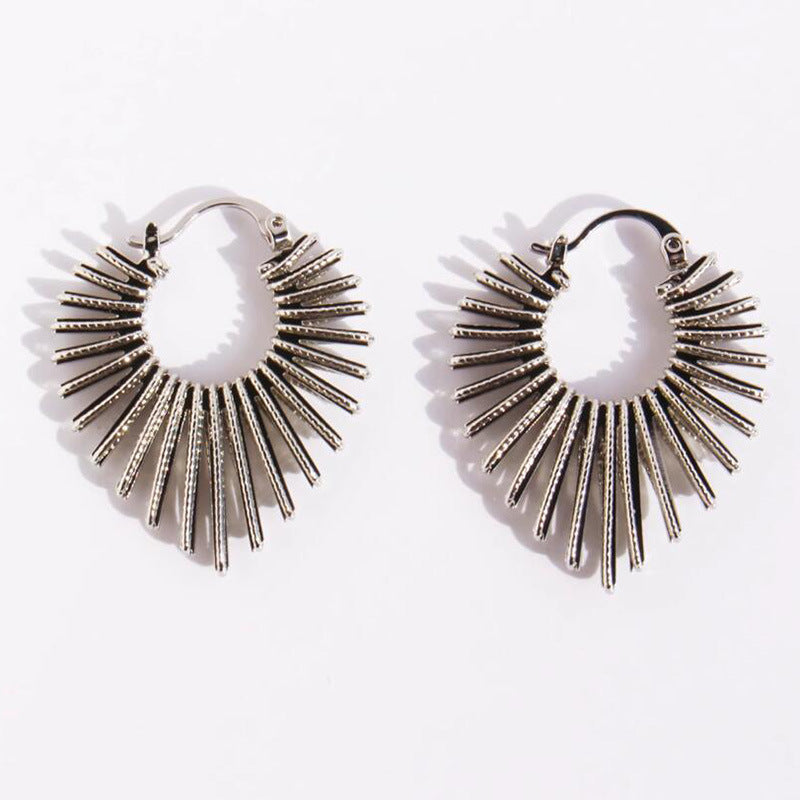 Line peach heart earrings, personalized niche design, high-end fashion earrings