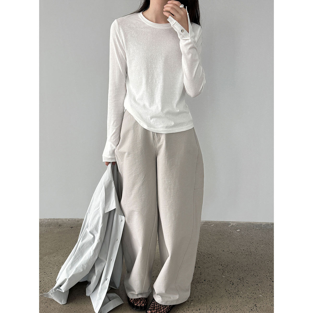 Simple and versatile front shoulder double-layer crimped crew neck T-shirt