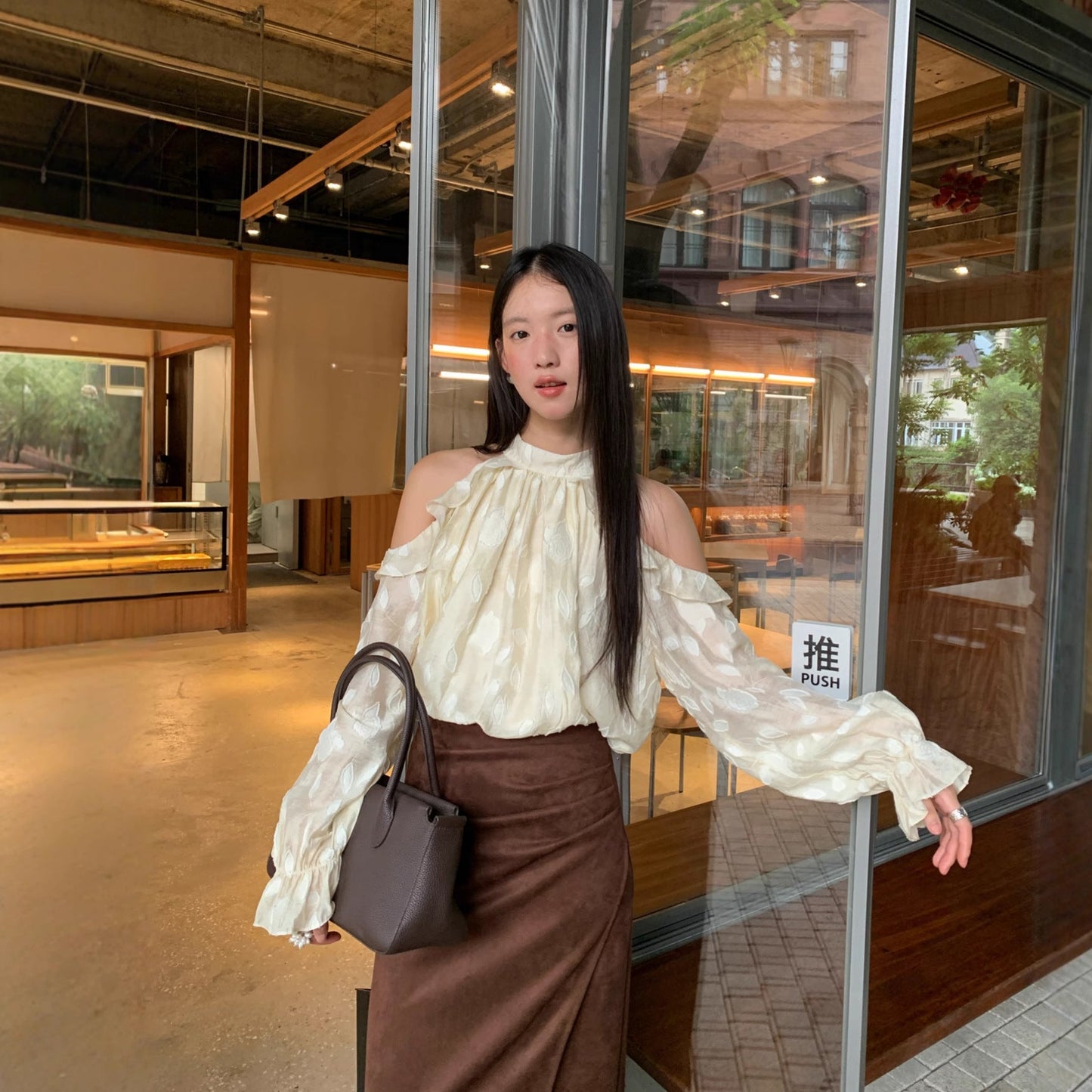 Sweet age-reducing ruffle top neck off-the-shoulder shirt