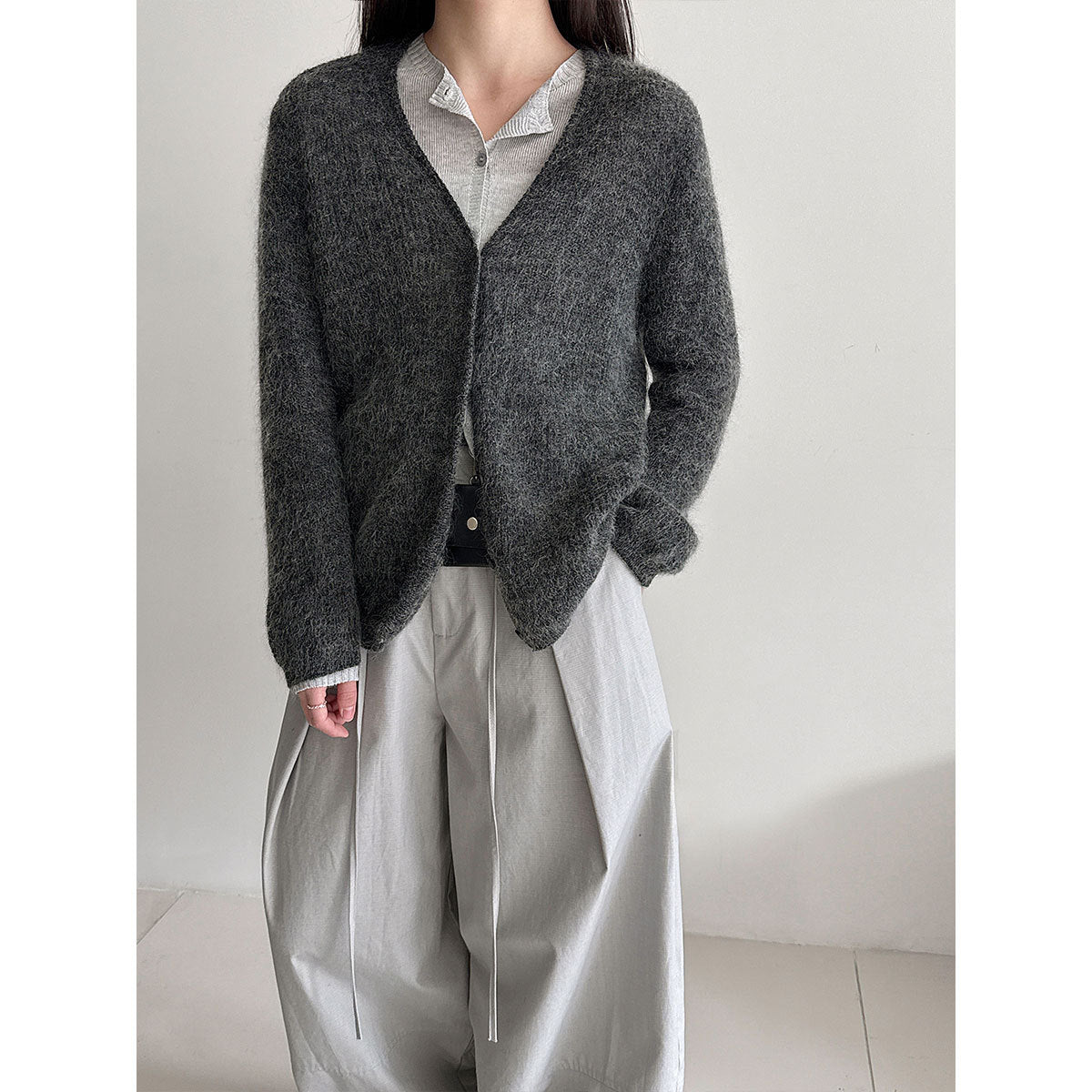 Korean gentle lazy wind wool cardigan women's 26 spring V-neck mohair knitted sweater jacket