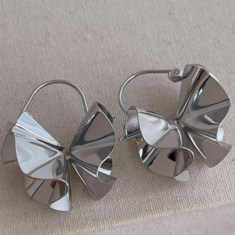 Pleated ear buckle earrings women's niche unique design earrings earrings high-end light luxury jewelry