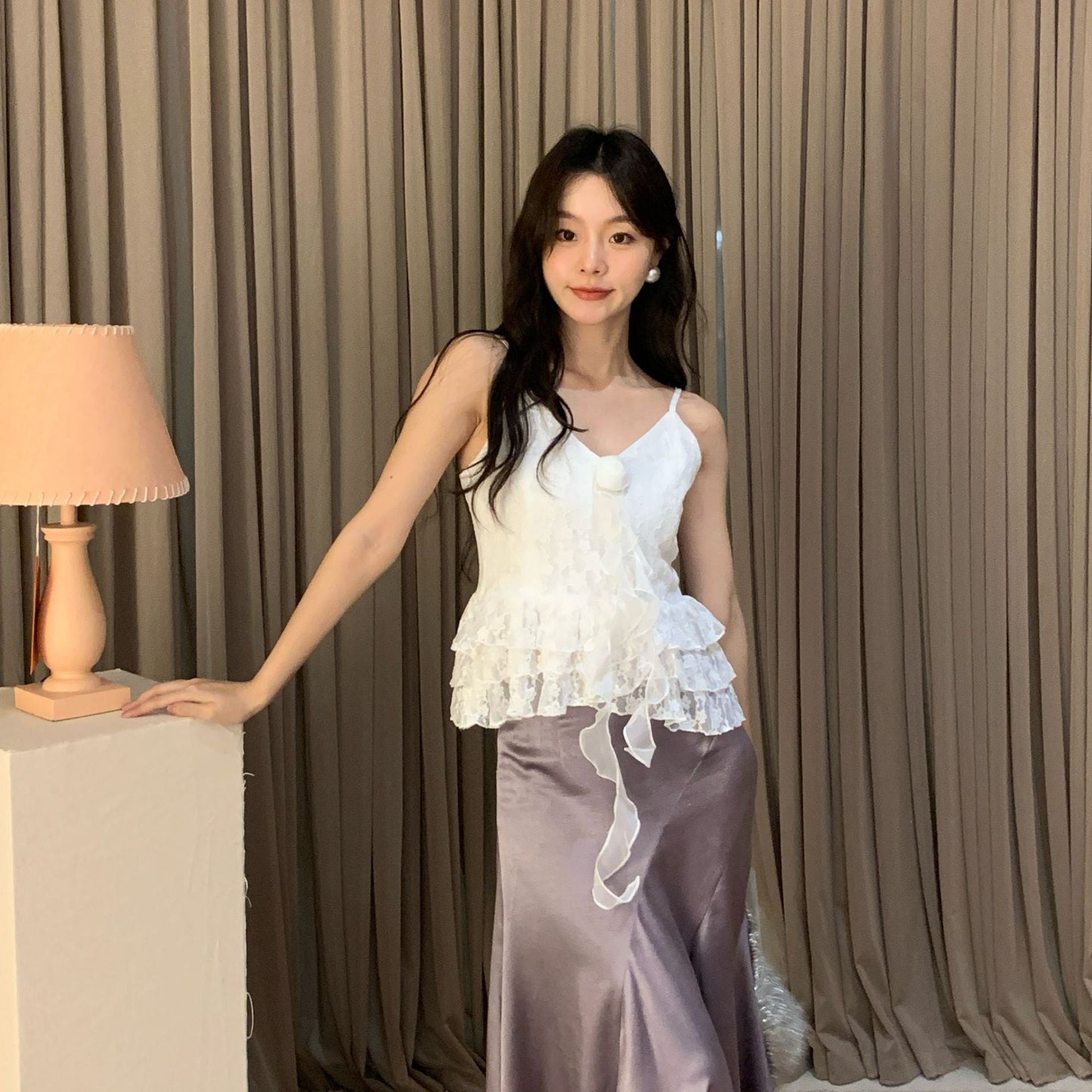 Pure lace streamer lace v-neck sling vest