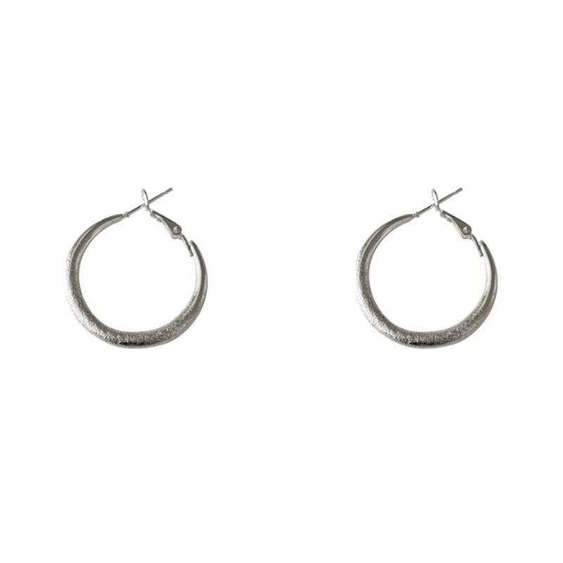 Light luxury niche design high-end earrings, circle earrings.