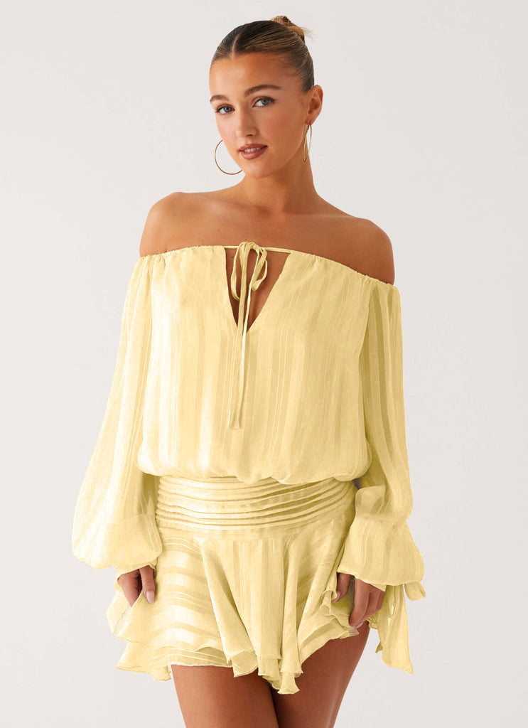 Summer new off-shoulder commuting fashionable and sexy pleated suit