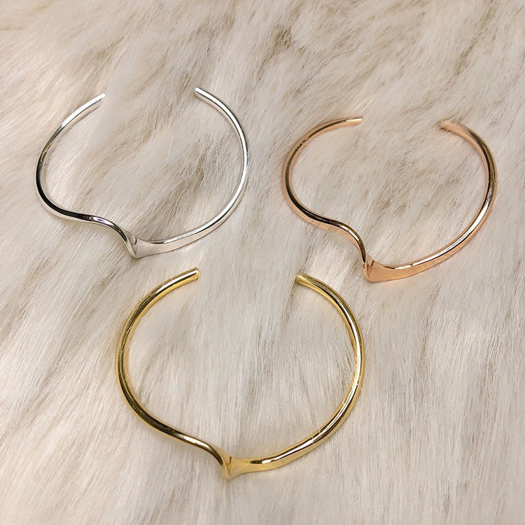 Cold wind ripple bracelet Japanese and Korean niche temperament versatile women's design sense wave open hand jewelry simple bracelet