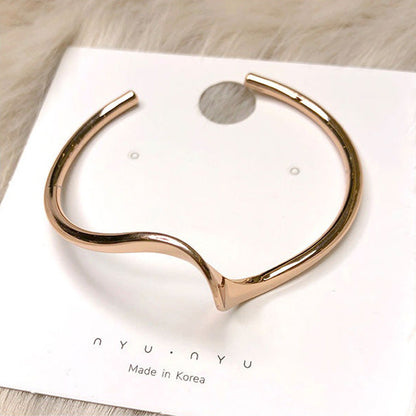 Cold wind ripple bracelet Japanese and Korean niche temperament versatile women's design sense wave open hand jewelry simple bracelet