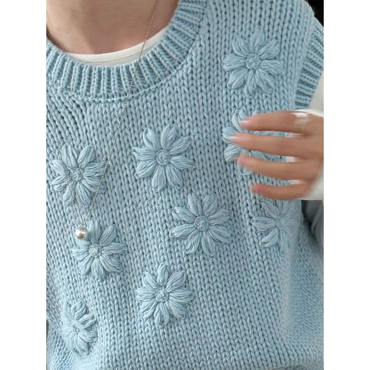 Three-dimensional flower knitted vest women's early spring Korean smart sense stacked wool vest top