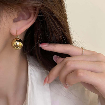 Metal ball earrings light luxury high-end sense niche design earrings autumn and winter earrings 2023 new trendy stud earrings