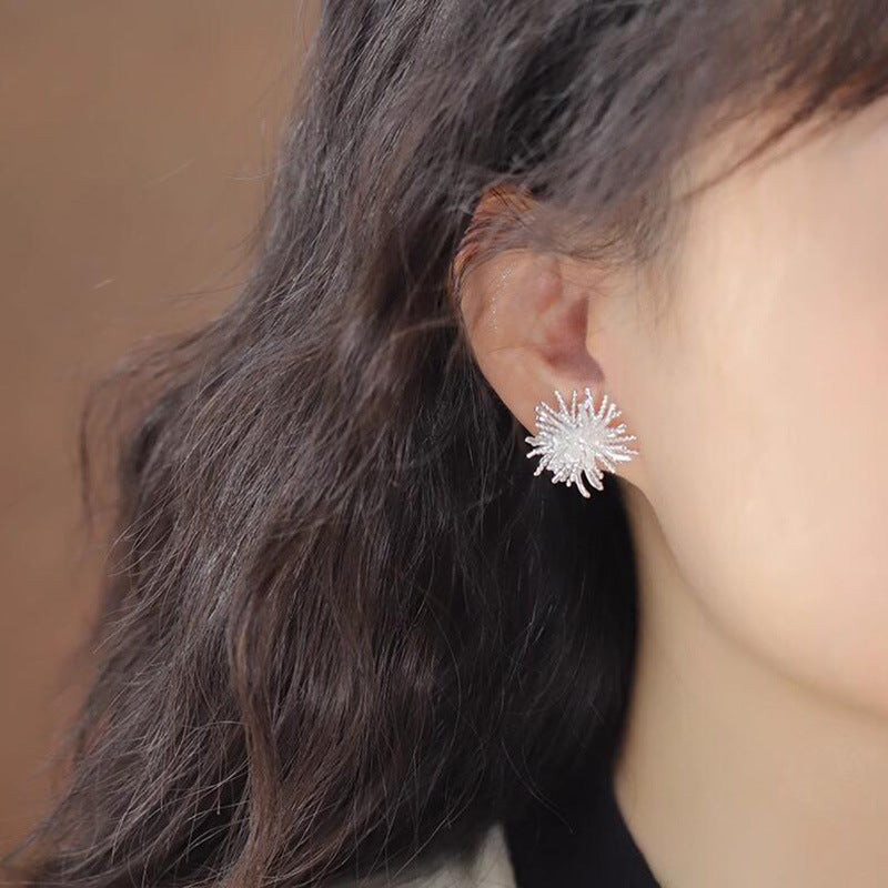 Exaggerated dandelion stud earrings light luxury high-end sense autumn and winter retro temperament earrings beautiful niche zircon earrings