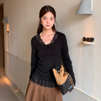 Lace stitching v-neck long-sleeved beautiful bottoming shirt