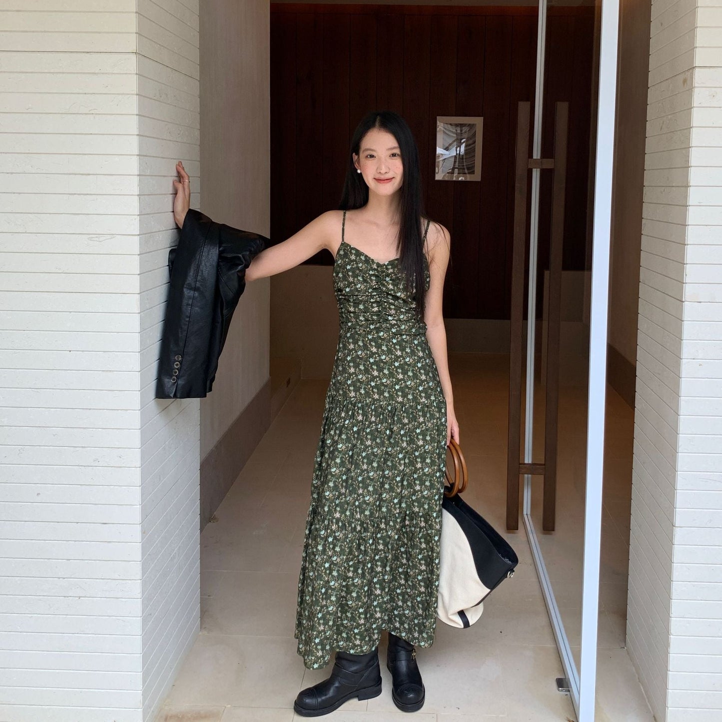 Resort style camisole dress women's pleated slim slimming floral skirt