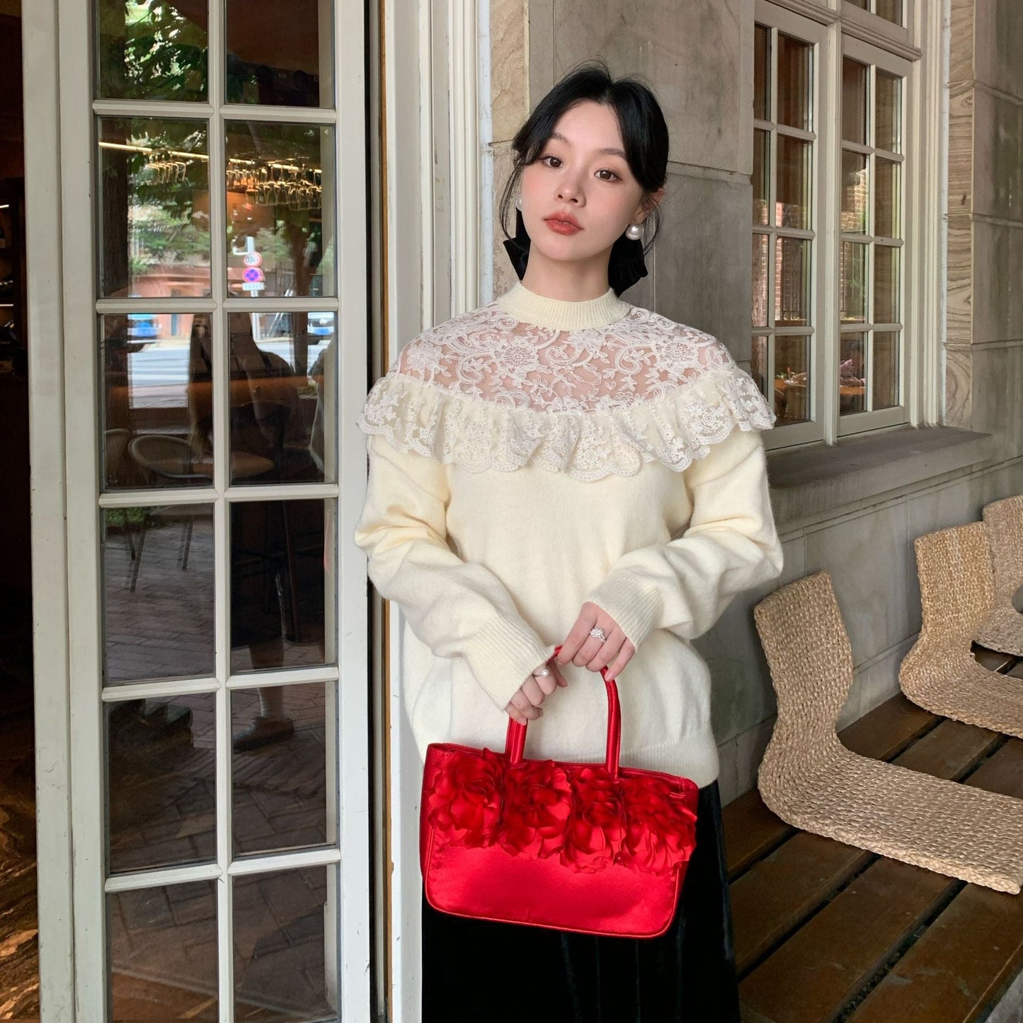 Age-reducing hollow lace splicing long-sleeved pullover knitted sweater