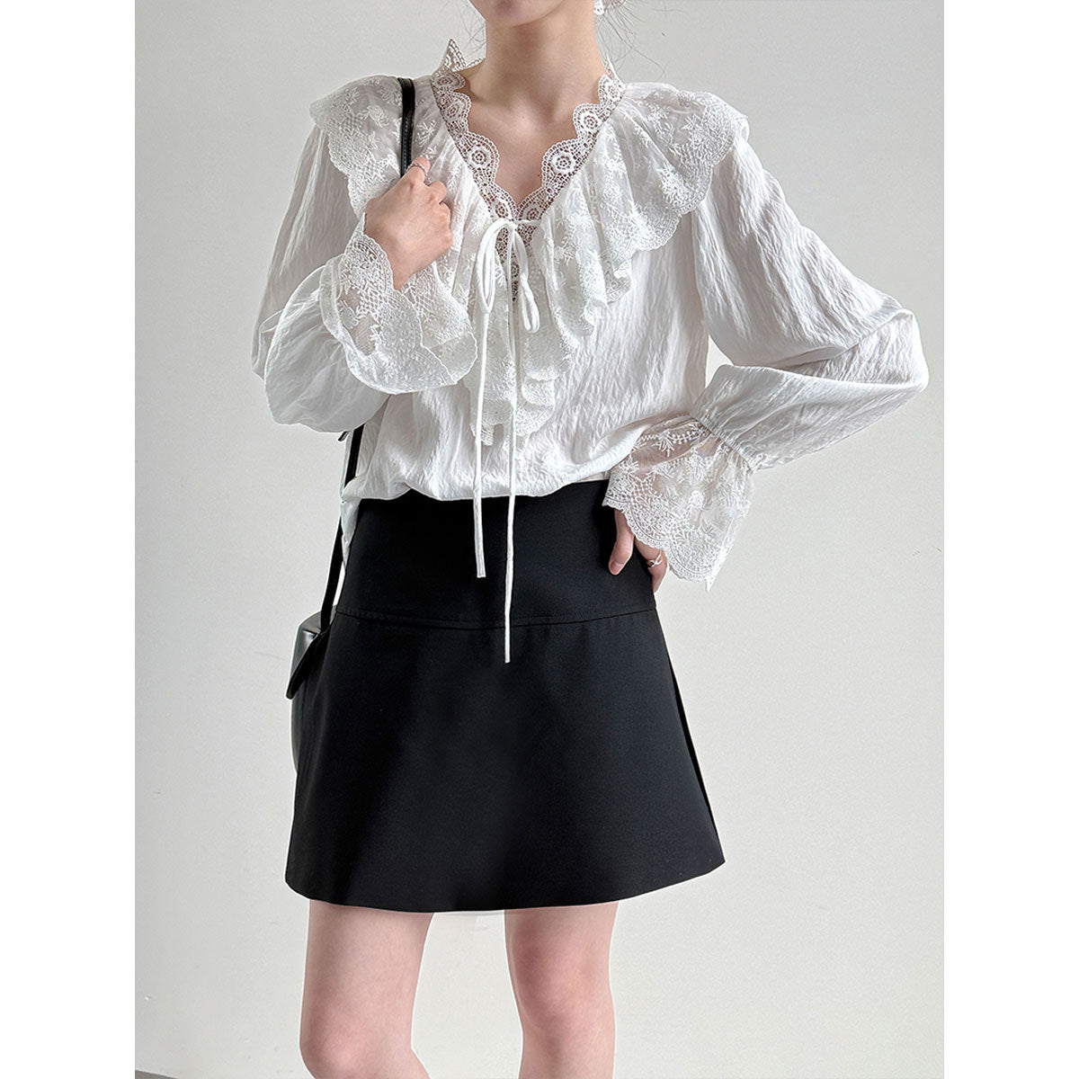French V-Neck Lace Shirt Women's 26 Early Spring Gentle Wind Lace-Up Flared Sleeve Shirt