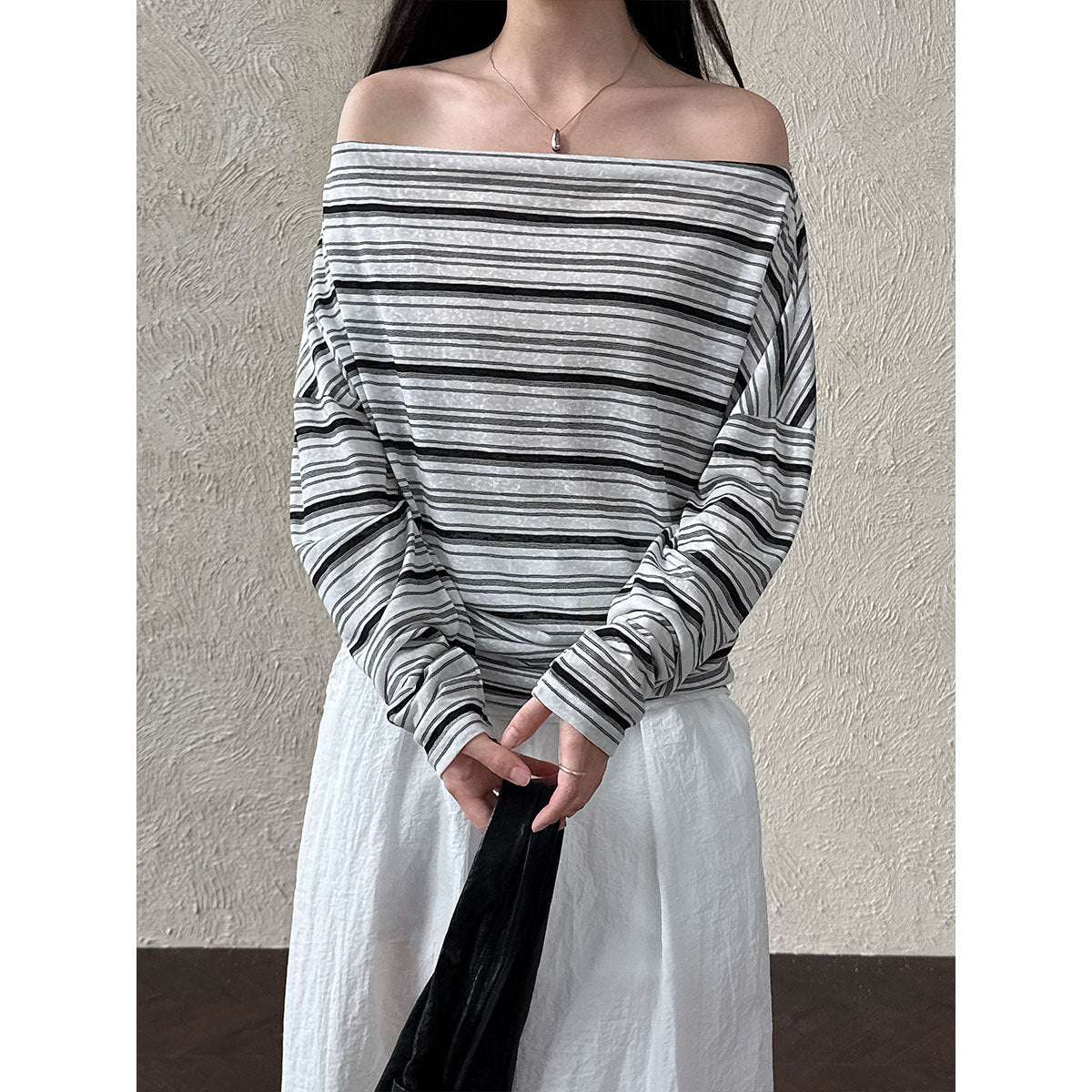 Light and thin sunscreen long-sleeved T-shirt for women~ Korean summer waist and thin one-word collar slanted shoulder striped top