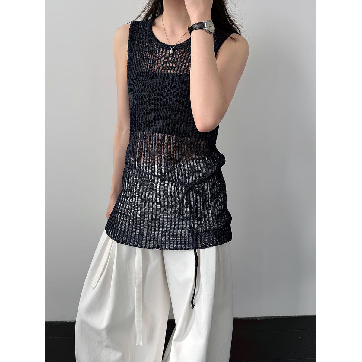 Design sense hollow strap drape knitted vest women