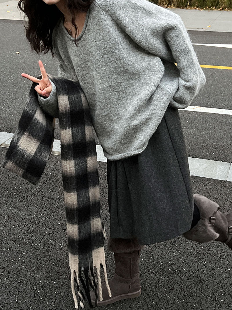 Korean loose v-neck soft waxy knitted inner with long-sleeved women's winter new casual curled top