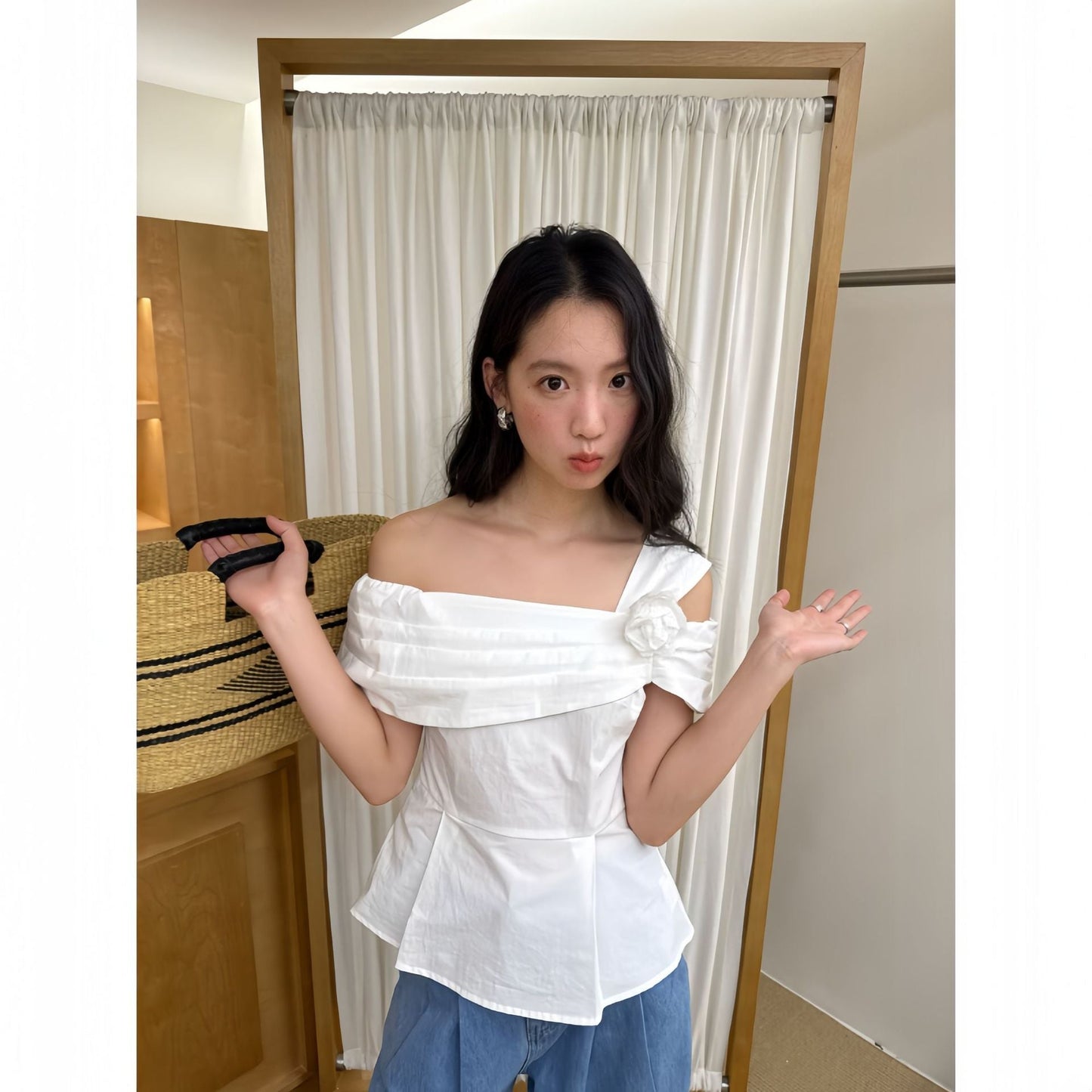 Sweet and Spicy Fashion Chic Temperament Waist Slant Shoulder Shirt