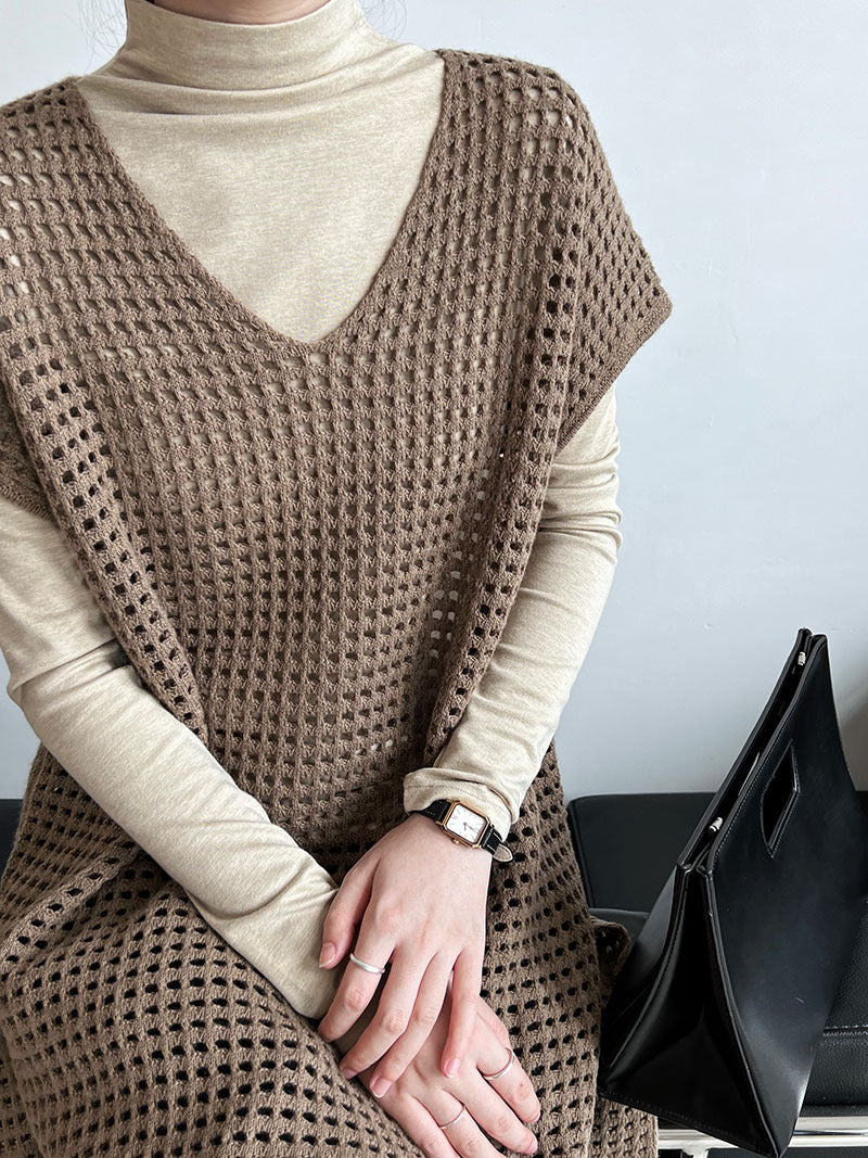 The new spring model is layered with a slim and simple inner soft waxy top