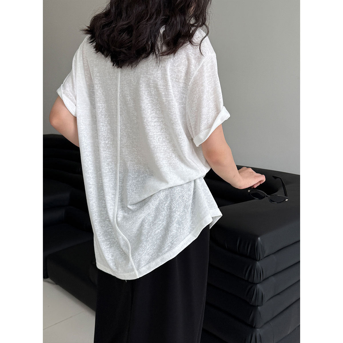 Relaxed fit snowflake texture rolled hem v-neck short sleeve women's summer new loose basic t-shirt top