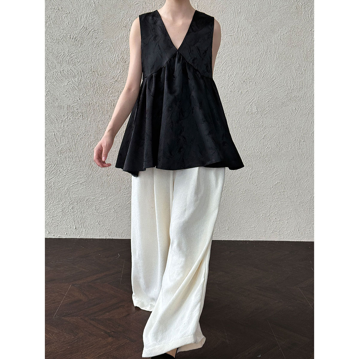Heavy Industry Satin Jacquard V-Neck Vest Shirt Women's Summer New Korean Premium Sleeveless Top 9762
