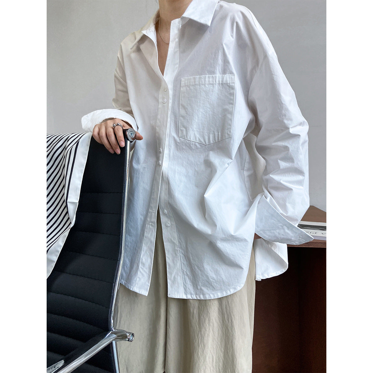 Autumn French casual simple solid color shirt women's lazy loose silhouette design sense stacked shirt