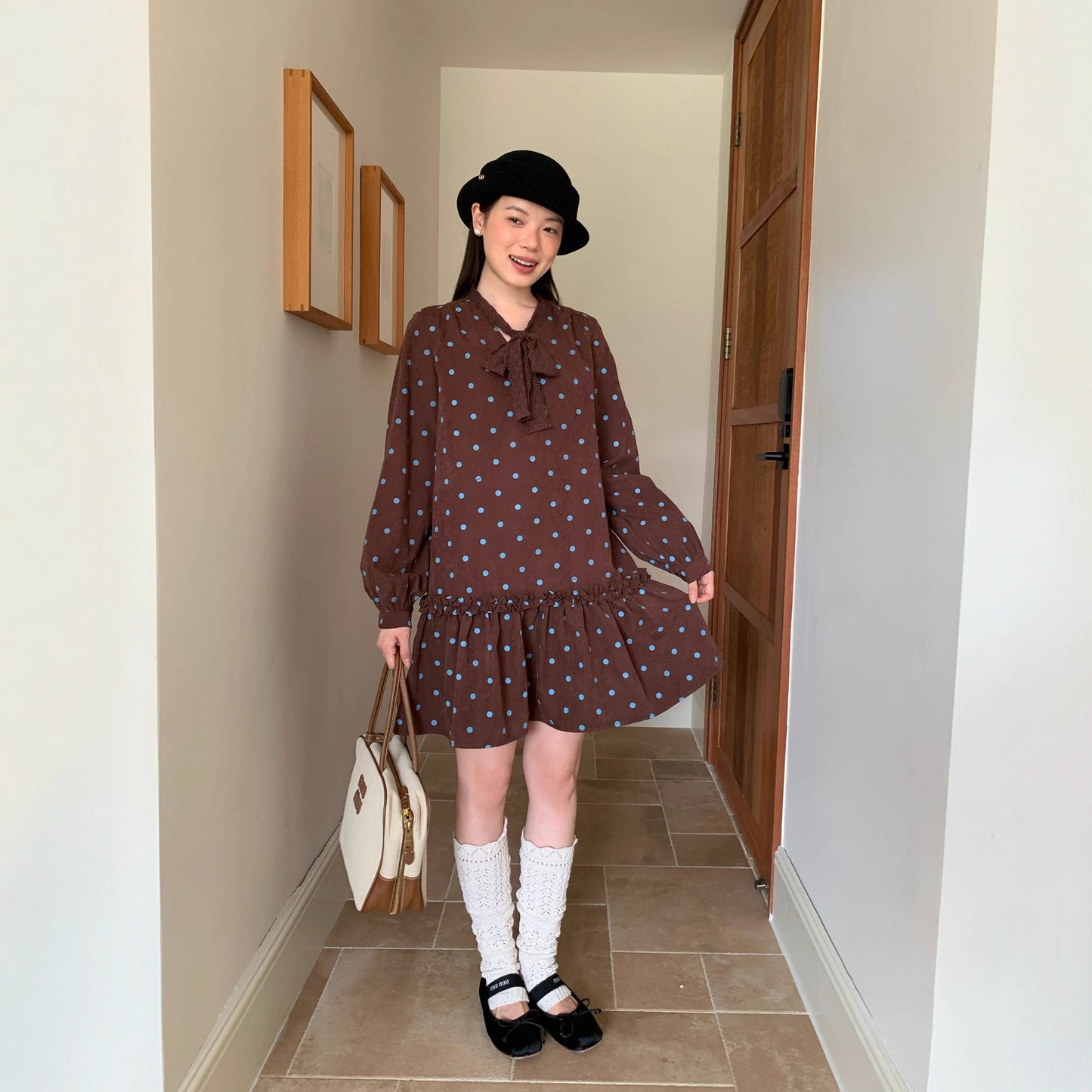 Sweet age-reducing streamer design polka dot dress