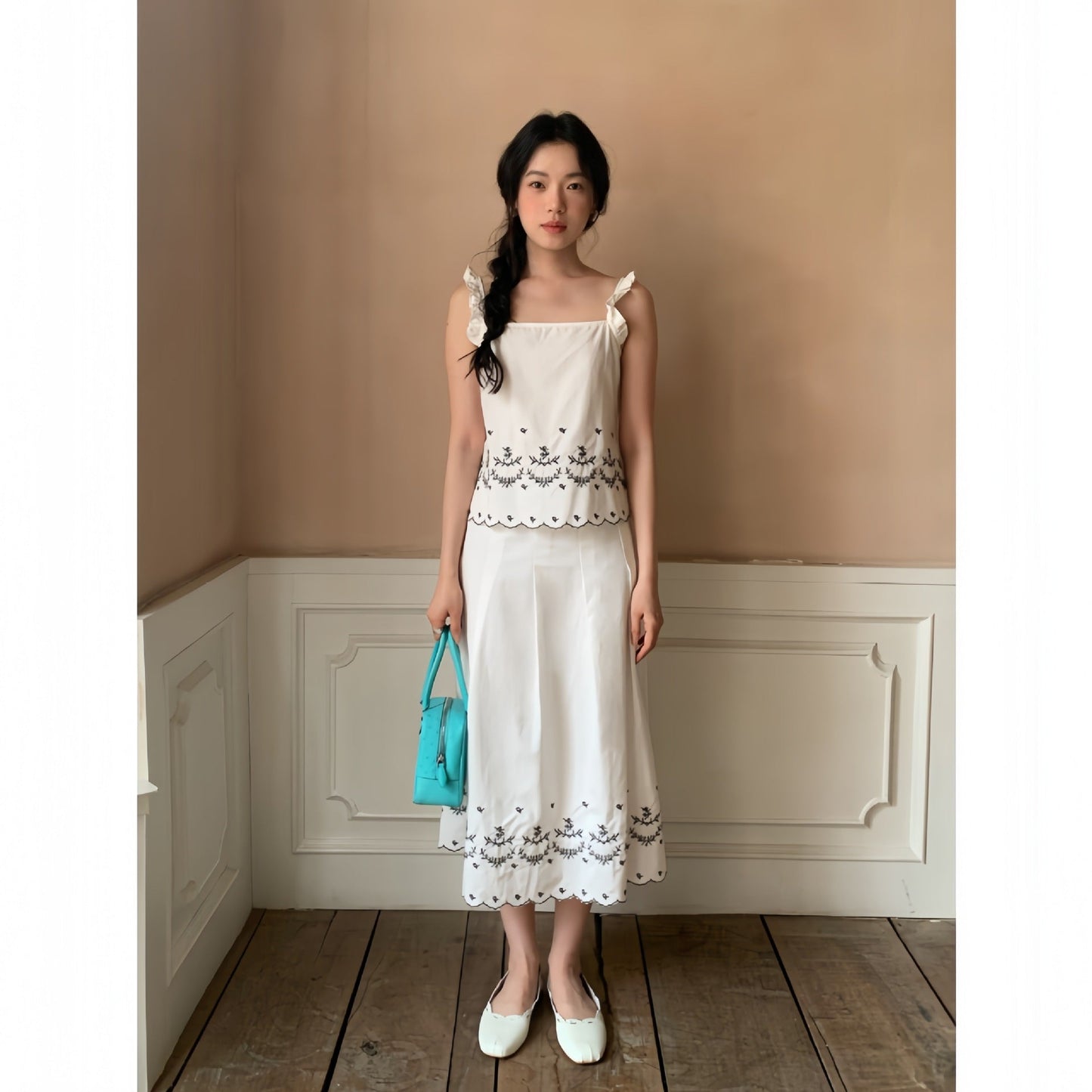 Age-reducing fashion suit women's suspender skirt embroidered two-piece set