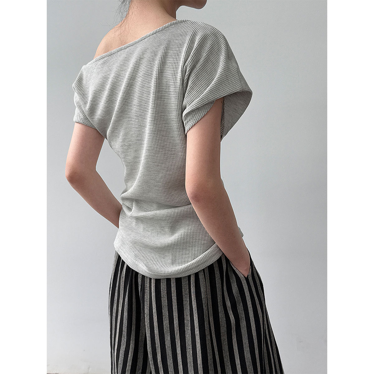 Waffle asymmetrical slanted shoulder kink T-shirt women's summer new slim slim slim Spice Girl top thin