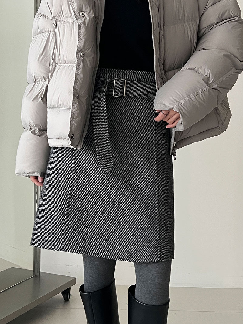Retro high-waisted temperament and thin woolen skirt women's winter new belt versatile loose skirt