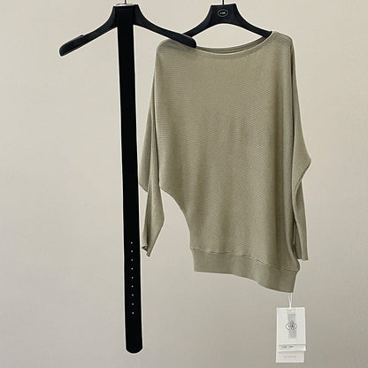 Temperament slanted shoulder knitted sweater women's spring soft waxy skin-friendly loose bat sleeve sweater