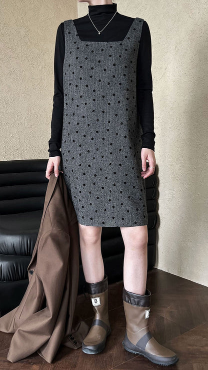 The new spring model is layered with a slim and simple inner soft waxy top