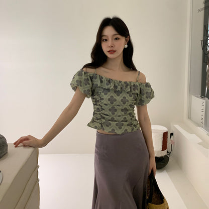 Short one-word shoulder floral suspender top