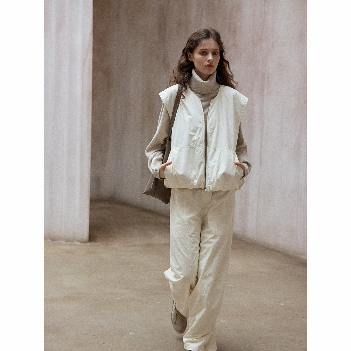 High-quality natural and environmentally friendly wool, cotton, warm, soft pleated buds, stacked vest jacket