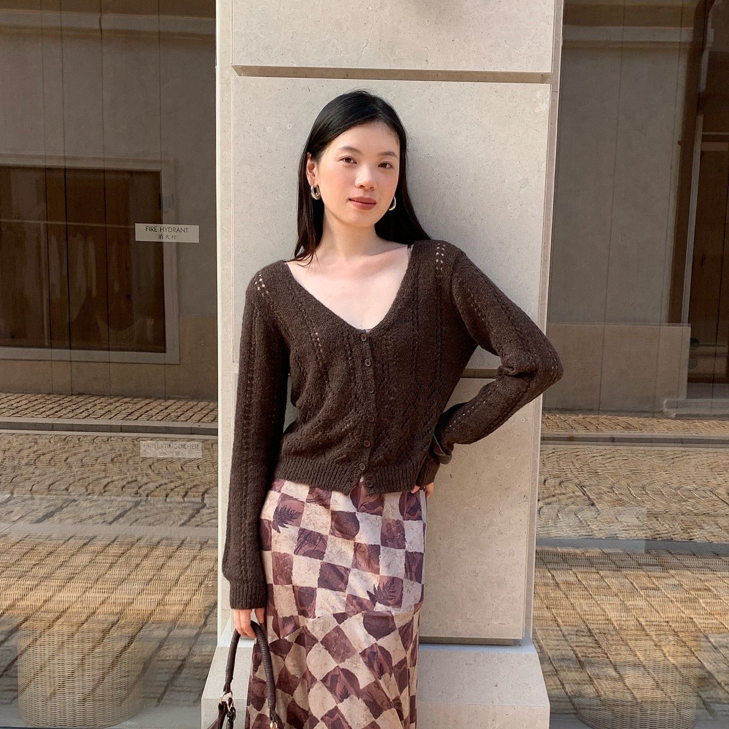 Casual single-row deep v-neck hollow-knit cardigan sweater