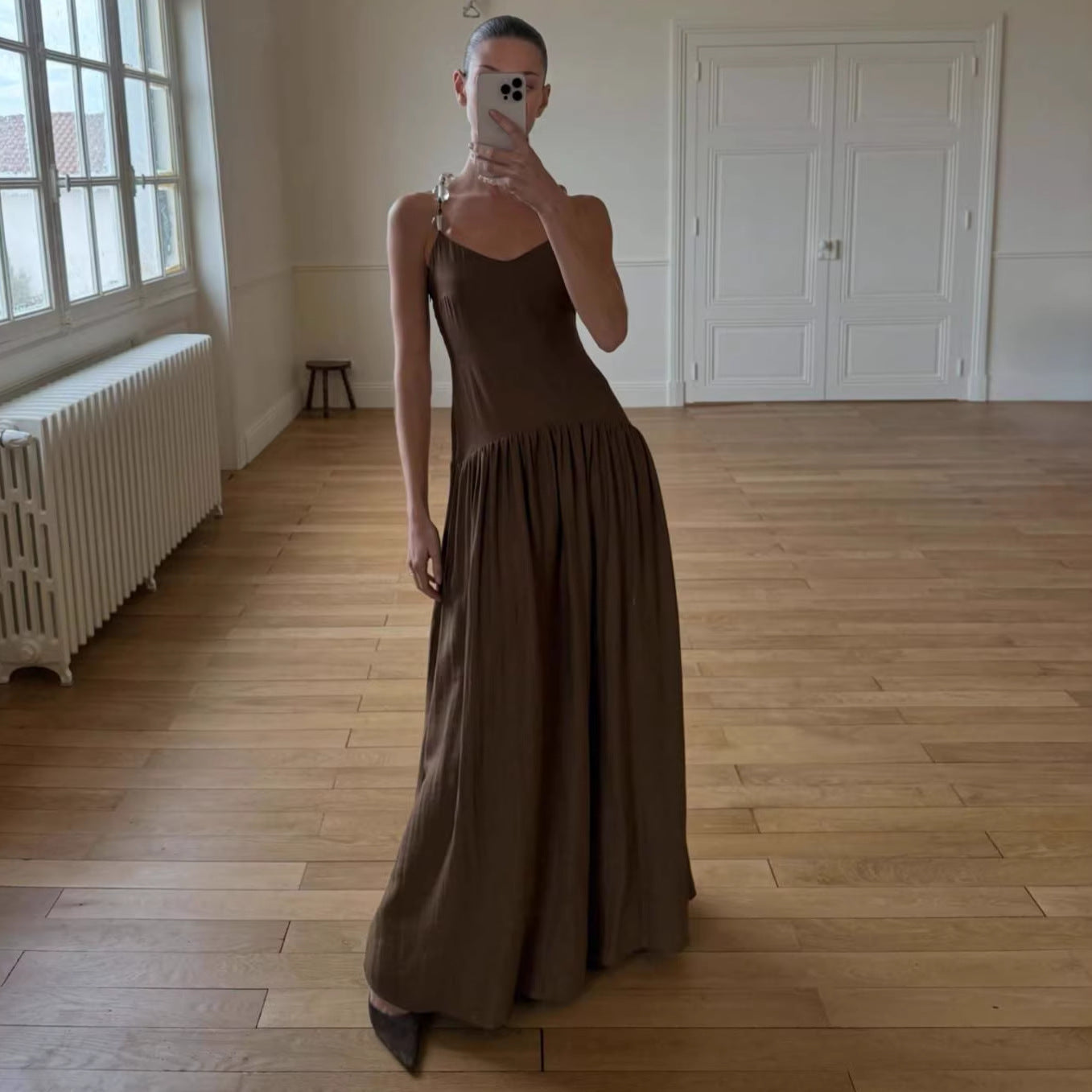 Fashion temperament Elegant V-neck beaded suspender skirt waist backless sexy dress