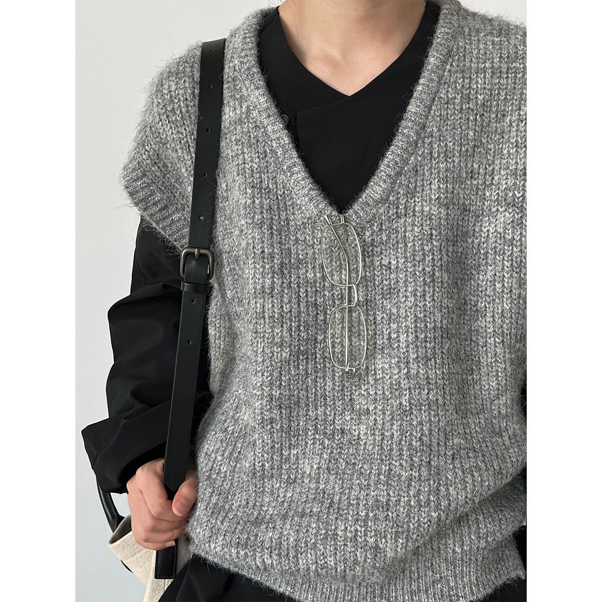 Soft wool V-neck knitted vest women's autumn new Korean simple stacked vest