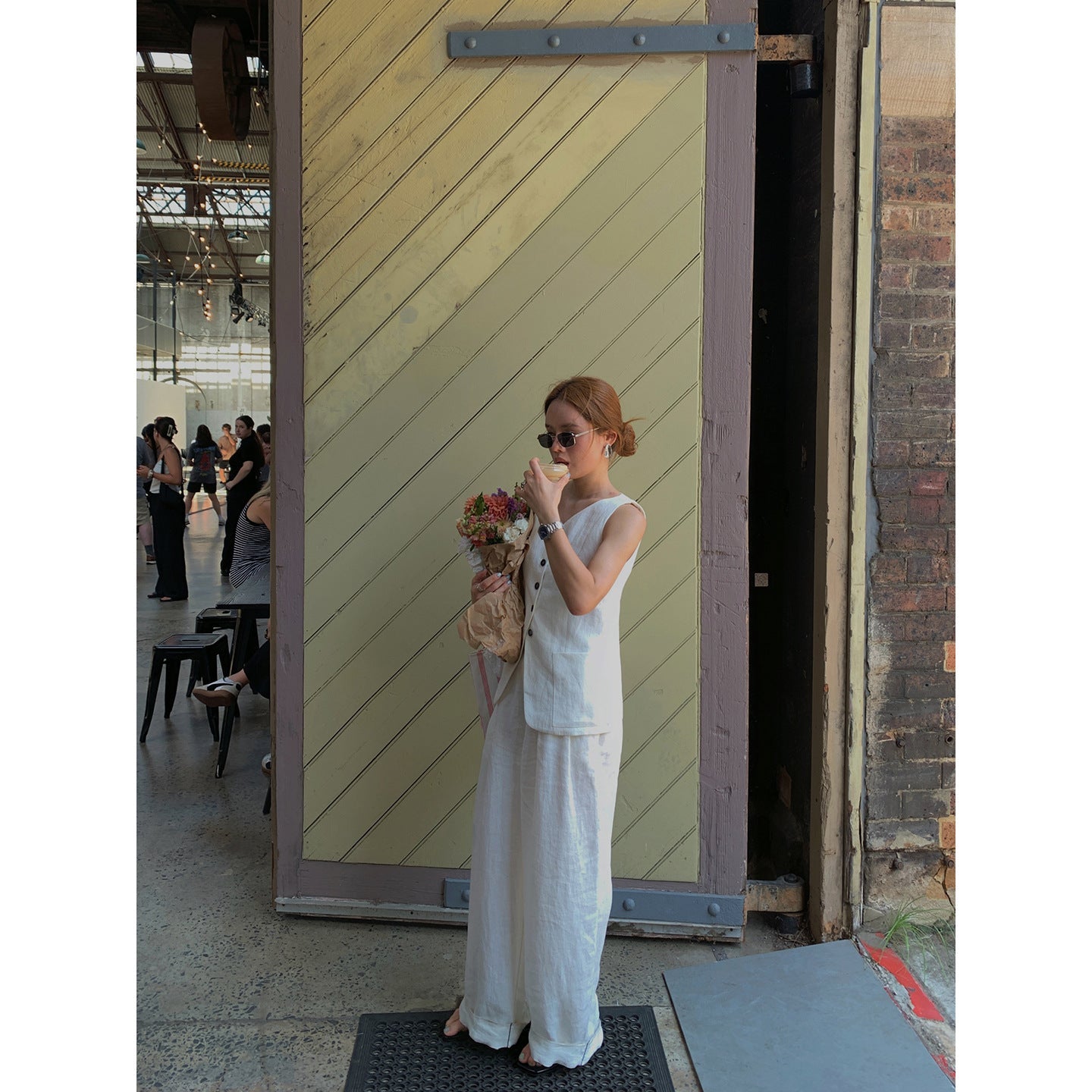 Simple loose linen high-waisted wide-leg trousers