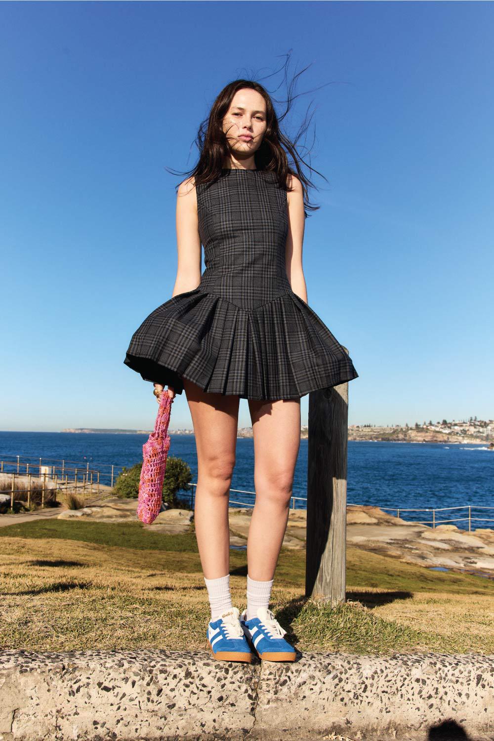 New temperament A-word plaid short skirt fashion design sense contrasting color plaid sleeveless dress women