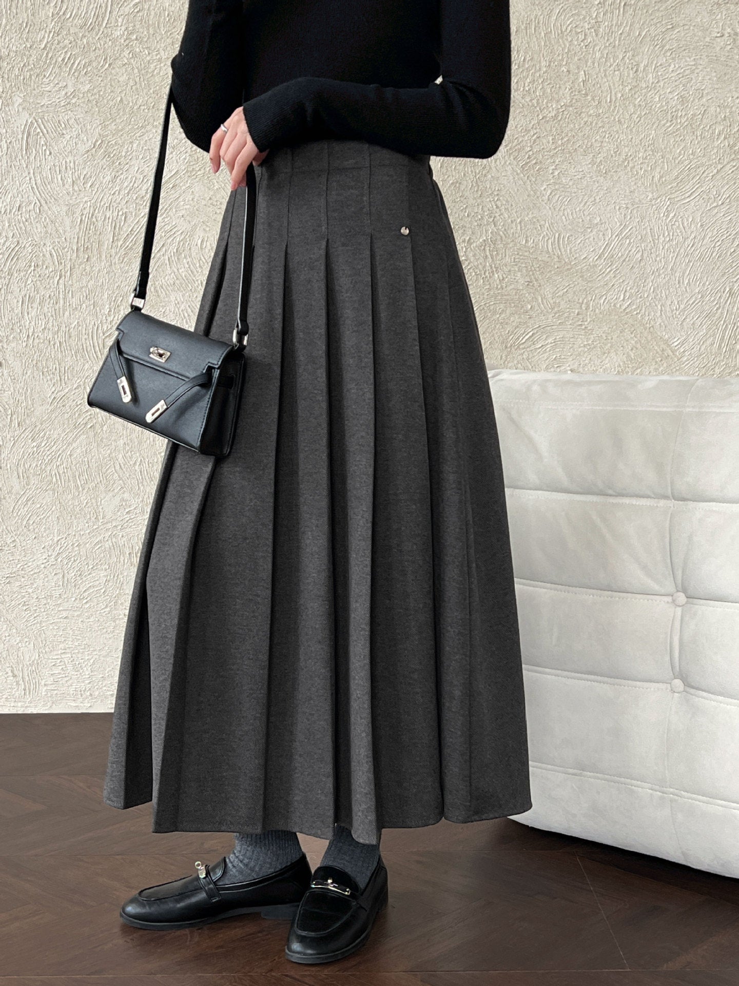 Korean high-waisted woolen pleated skirt women's autumn and winter new semi-elastic versatile casual skirt