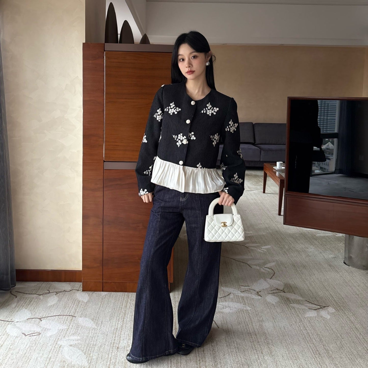 Age-reducing embroidery contrasting color splicing cotton-padded thick short jacket