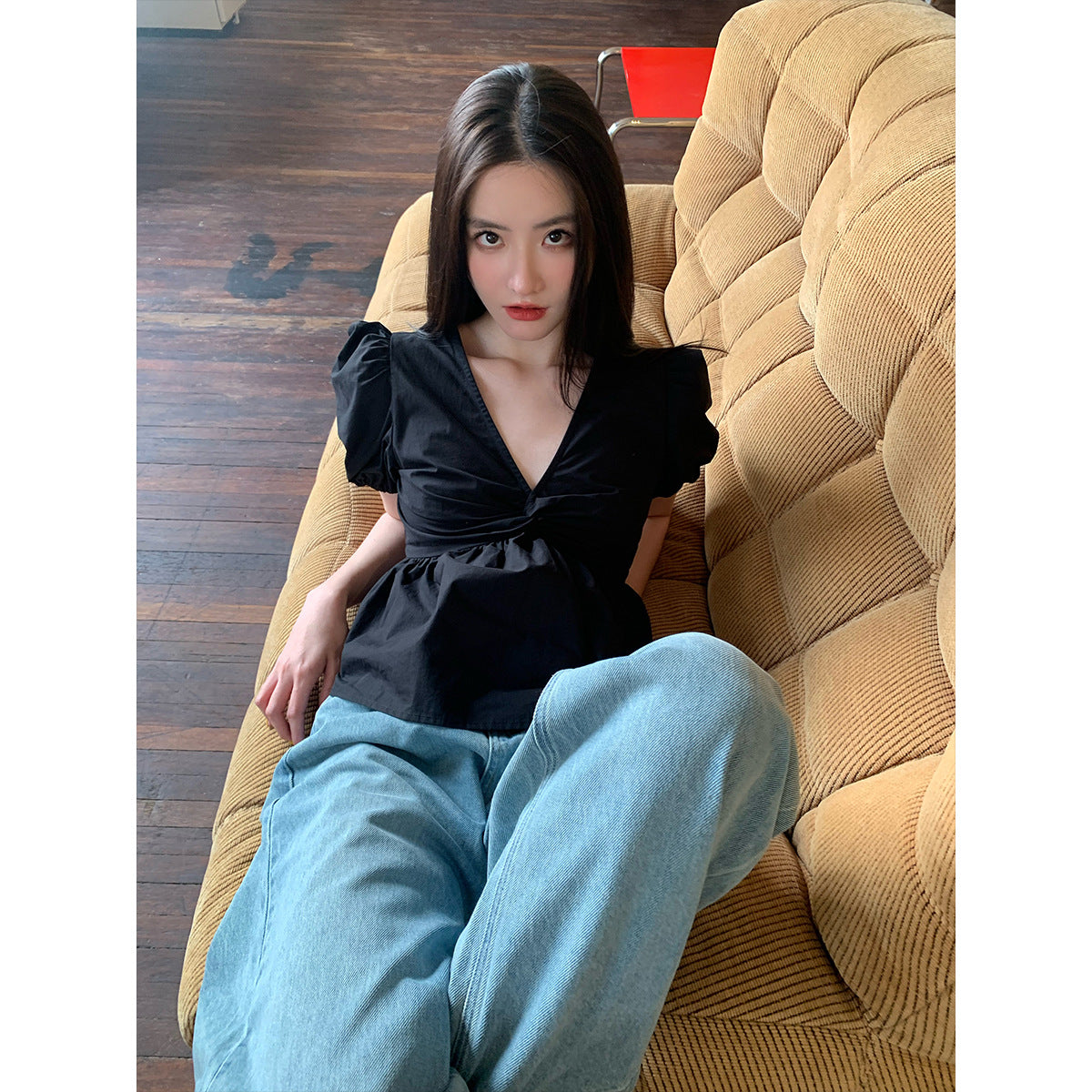 Summer French sweet waist and age-reducing V-neck thin shirt
