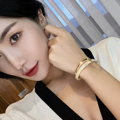 New metal acrylic women's bracelet trendy temperament jewelry, Korean version of fashion trendy bracelet