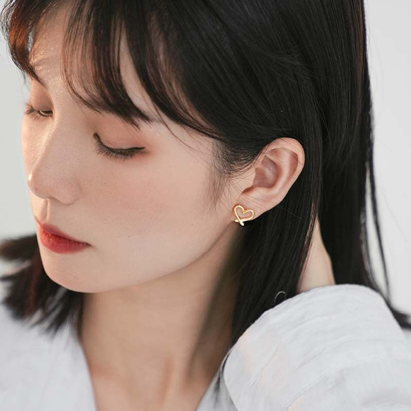 Daily commuting versatile love ear clips women can wear without pierced ears, no need to take off earrings when sleeping, temperament peach heart earrings