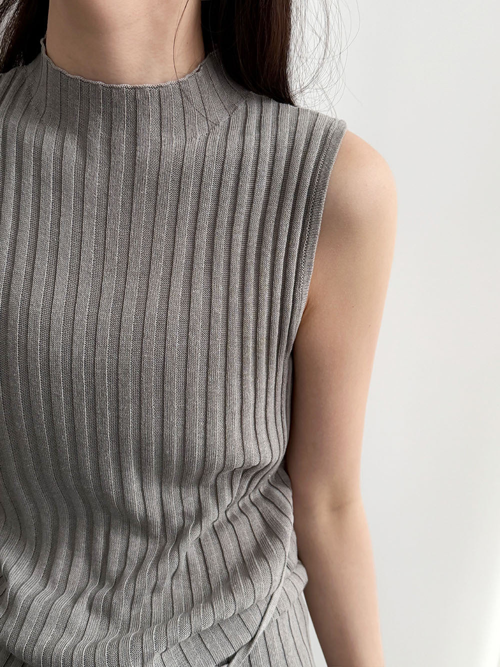 Semi-turtleneck simple sleeveless knitted vest women's 26 spring new slim-fit strap bottoming top