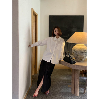 Beautiful pearl-edged slim versatile white shirt