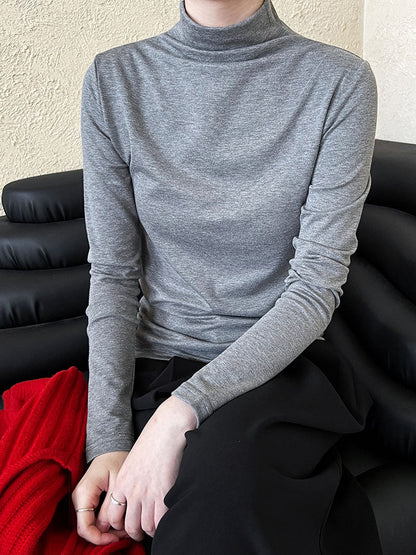 The new spring model is layered with a slim and simple inner soft waxy top
