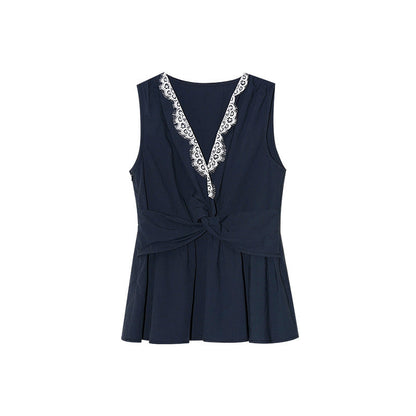 Lace v-neck kink design sleeveless top