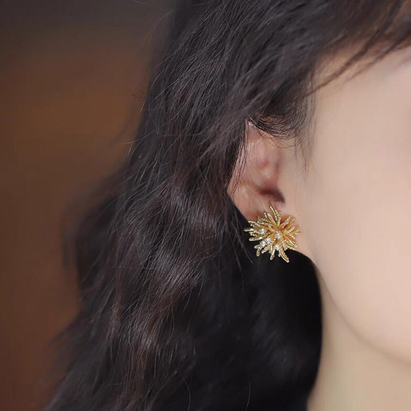 Exaggerated dandelion stud earrings light luxury high-end sense autumn and winter retro temperament earrings beautiful niche zircon earrings